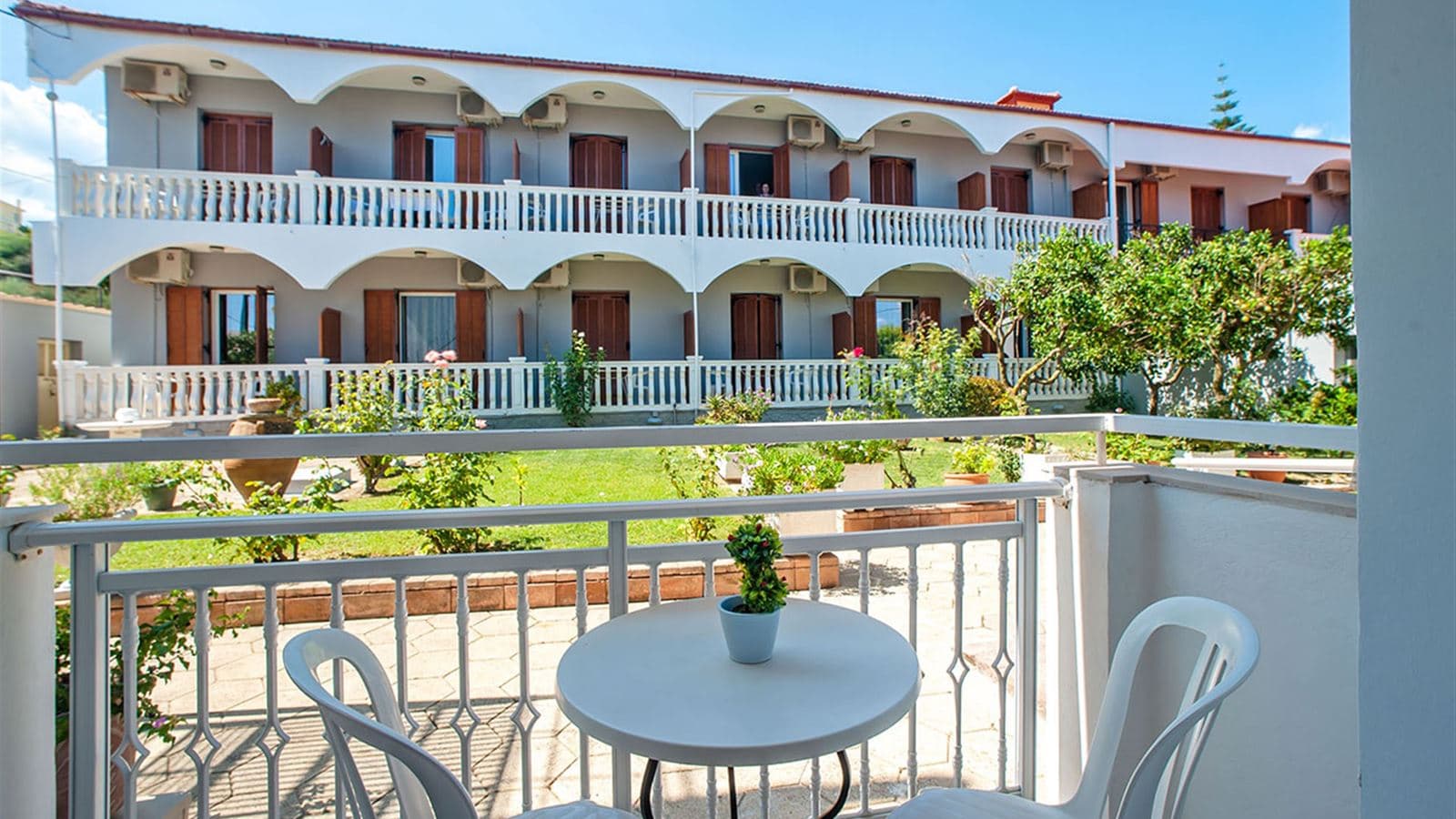 rooms-standard-double-garden-view