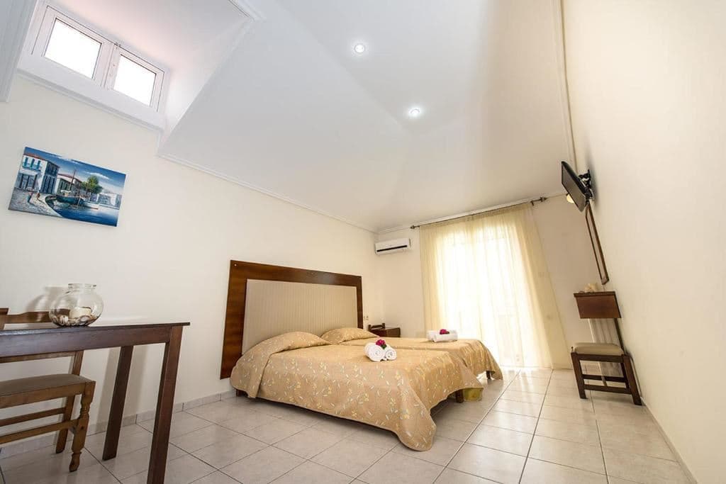 rooms-family-apartment-balcony