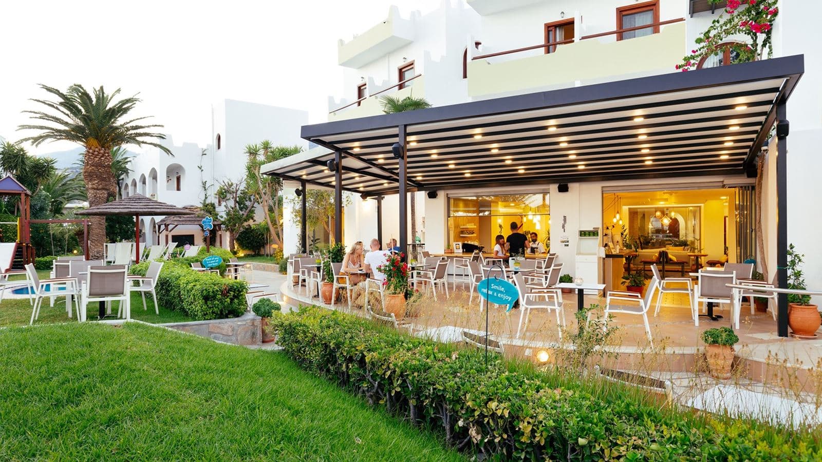 restaurants-main-building