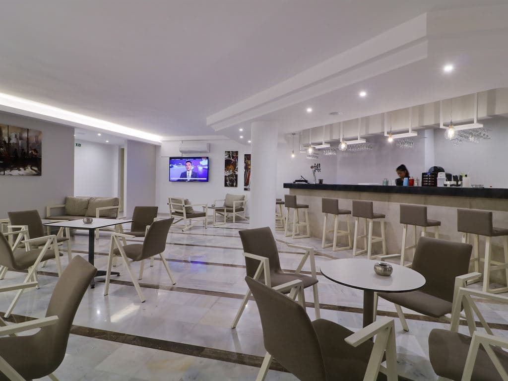 bars-main-bar