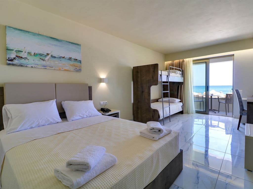 rooms-quadruple-sea-side