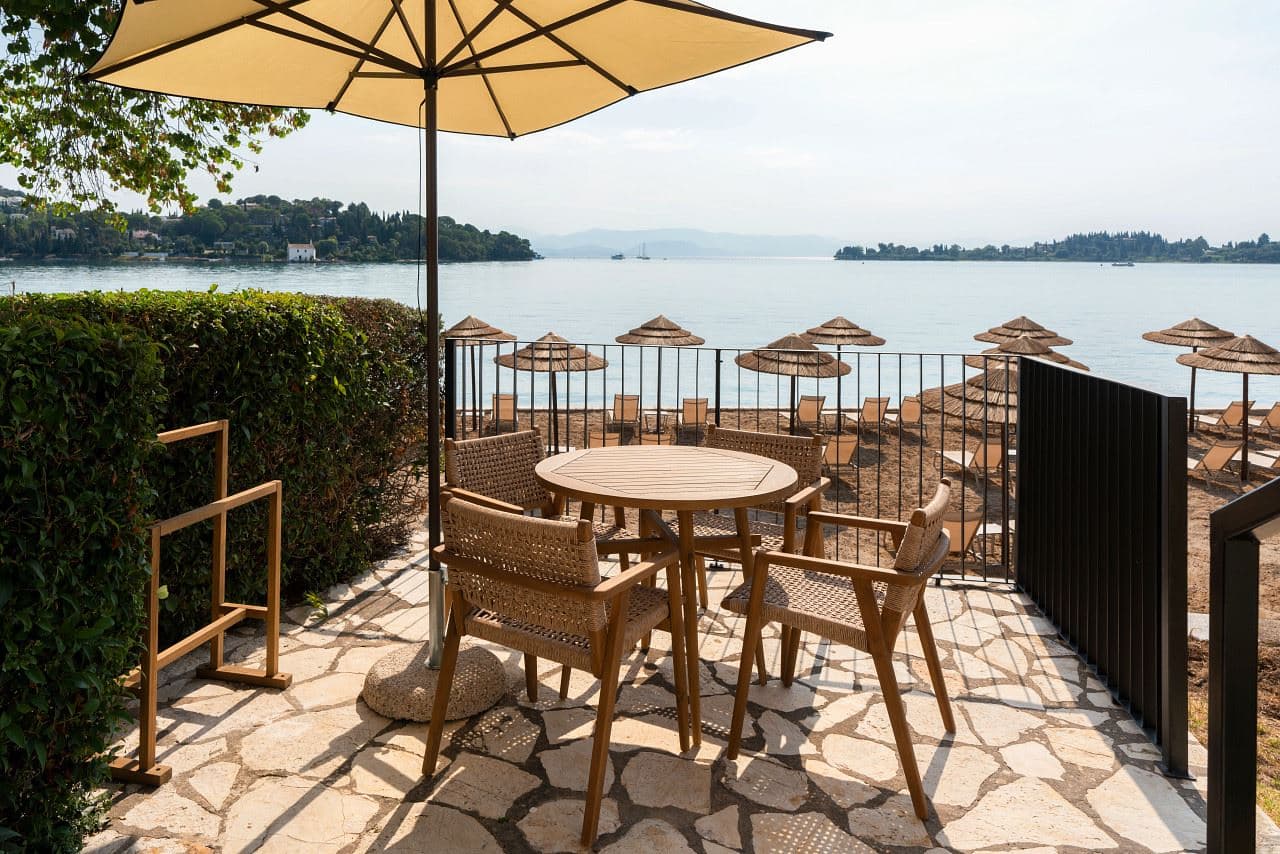 rooms-preferred-club-bungalow-front-sea-view