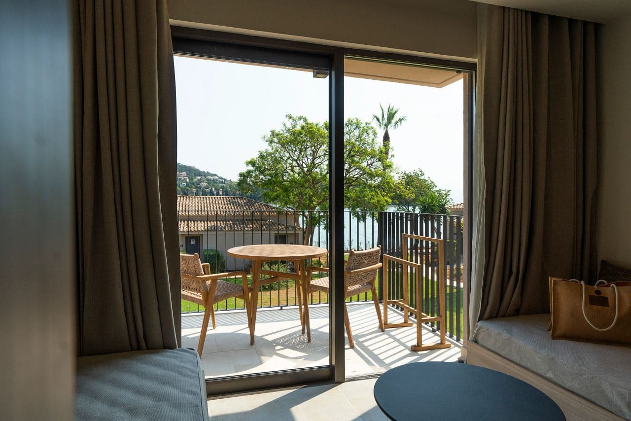rooms-preferred-club-bungalow-sea-view