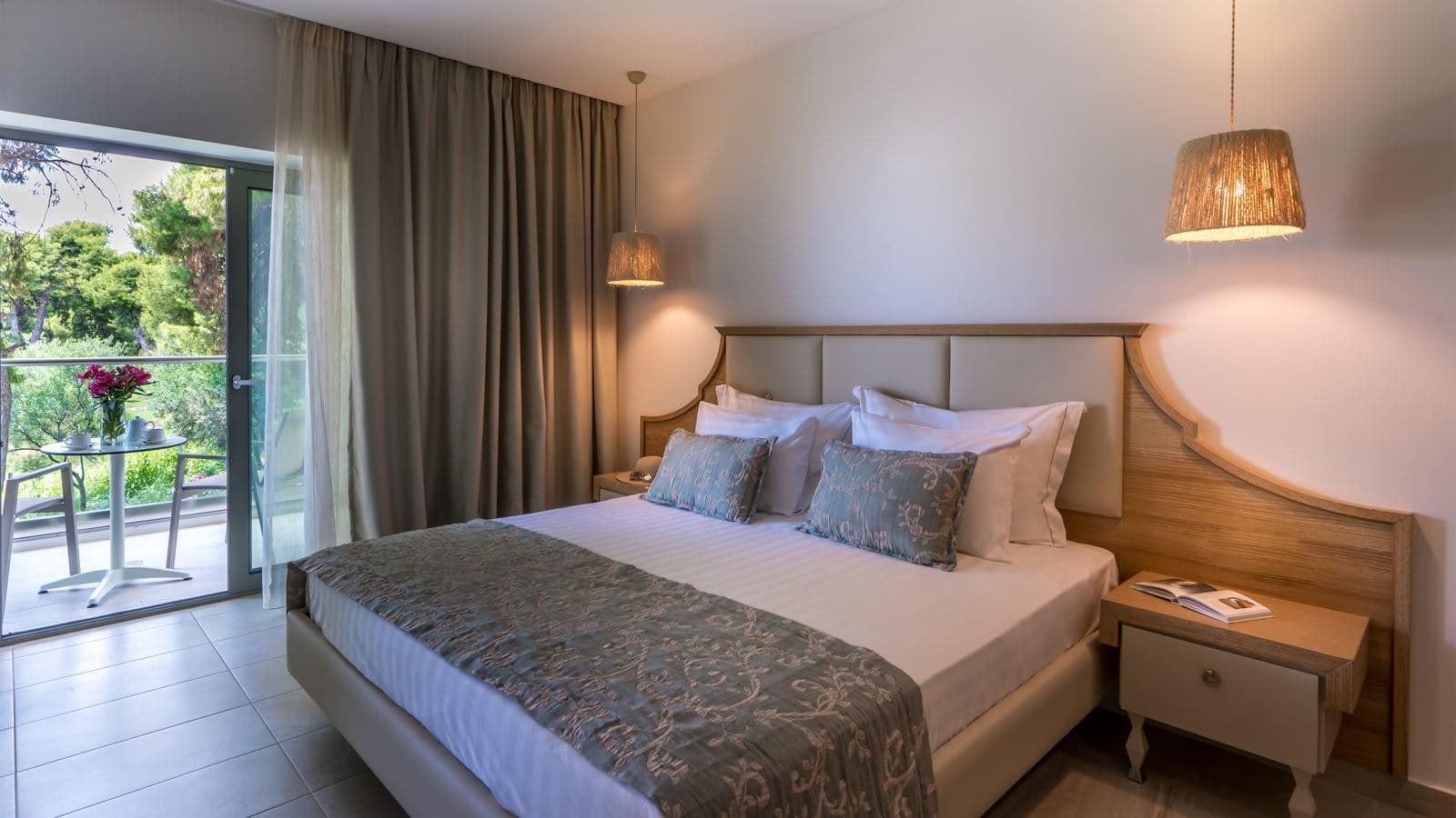 rooms-family-room-one-bedroom