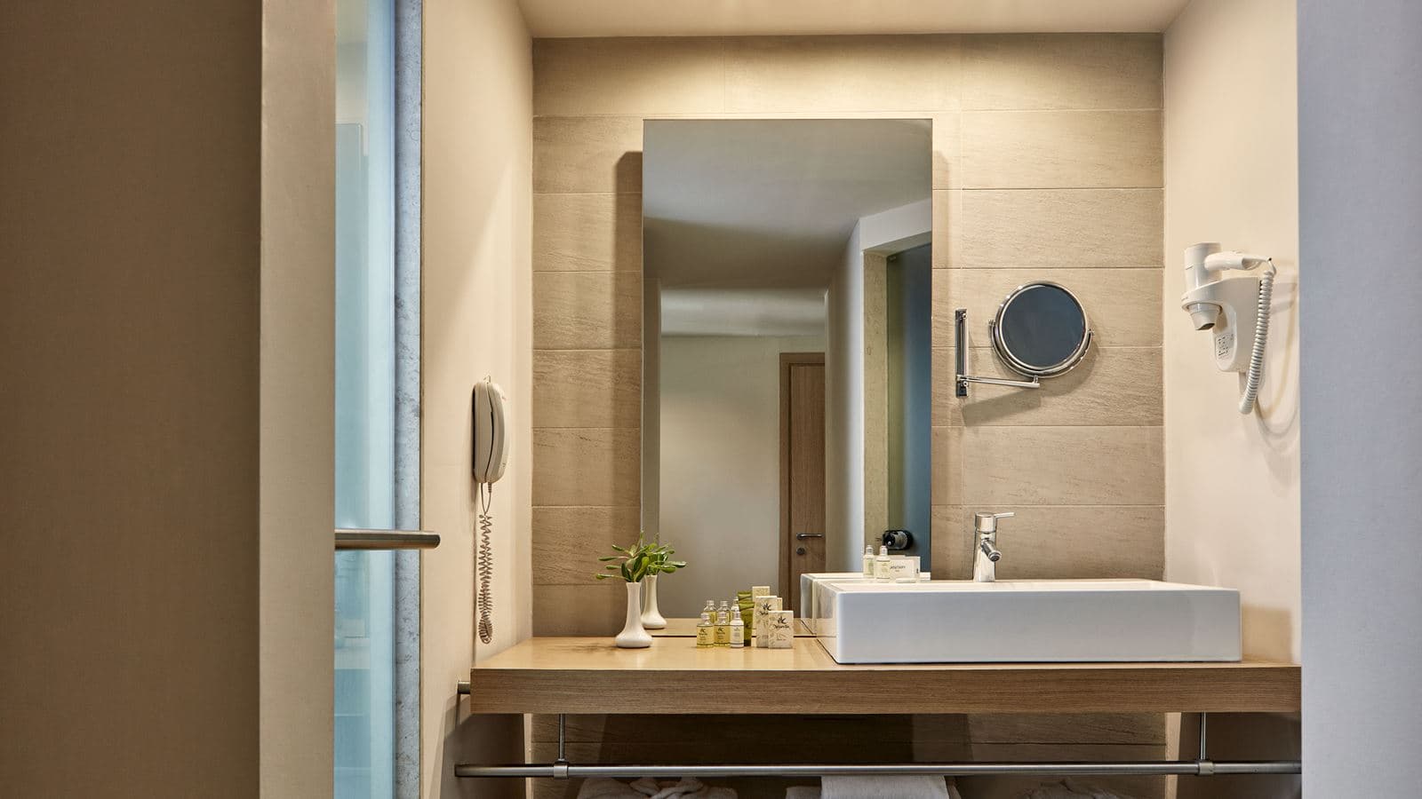 rooms-family-room-sea-view