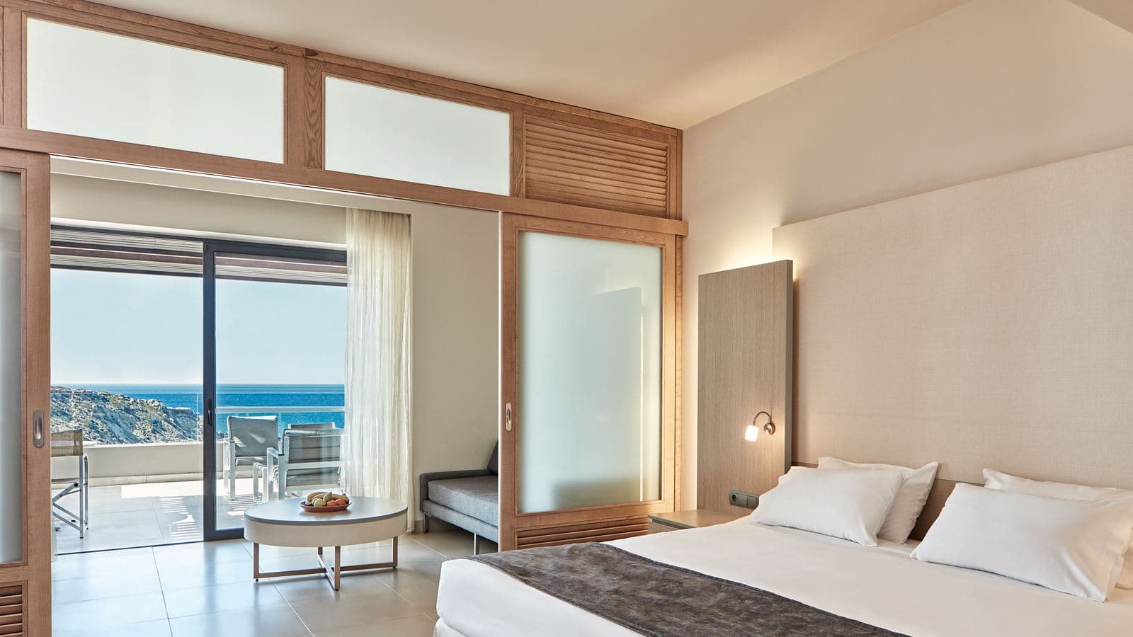 rooms-superior-family-room-sea-view