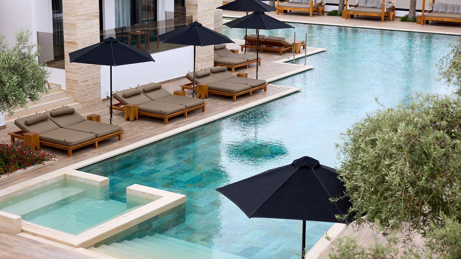 pools-outdoor--indoor-pool