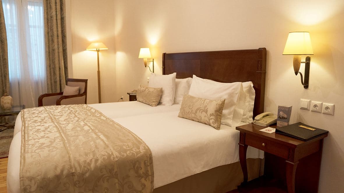 rooms-superior-room