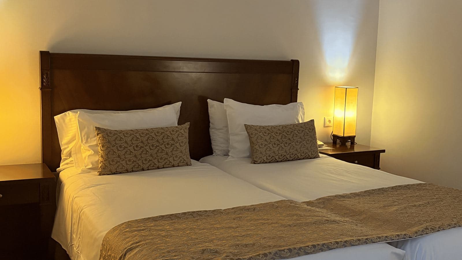 rooms-family-room