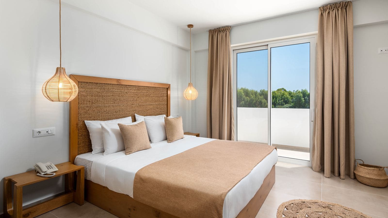 rooms-superior-room