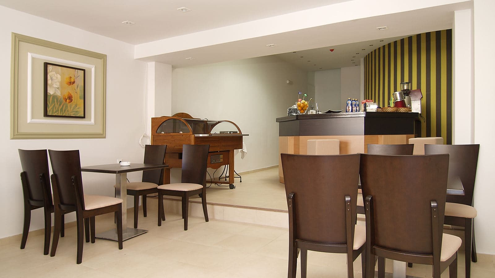 restaurants-lounge
