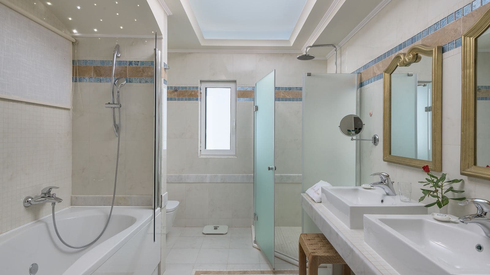 rooms-ambassador-beach-villa-sv-with-pool-2-bedrooms-maisonette--signature-collection