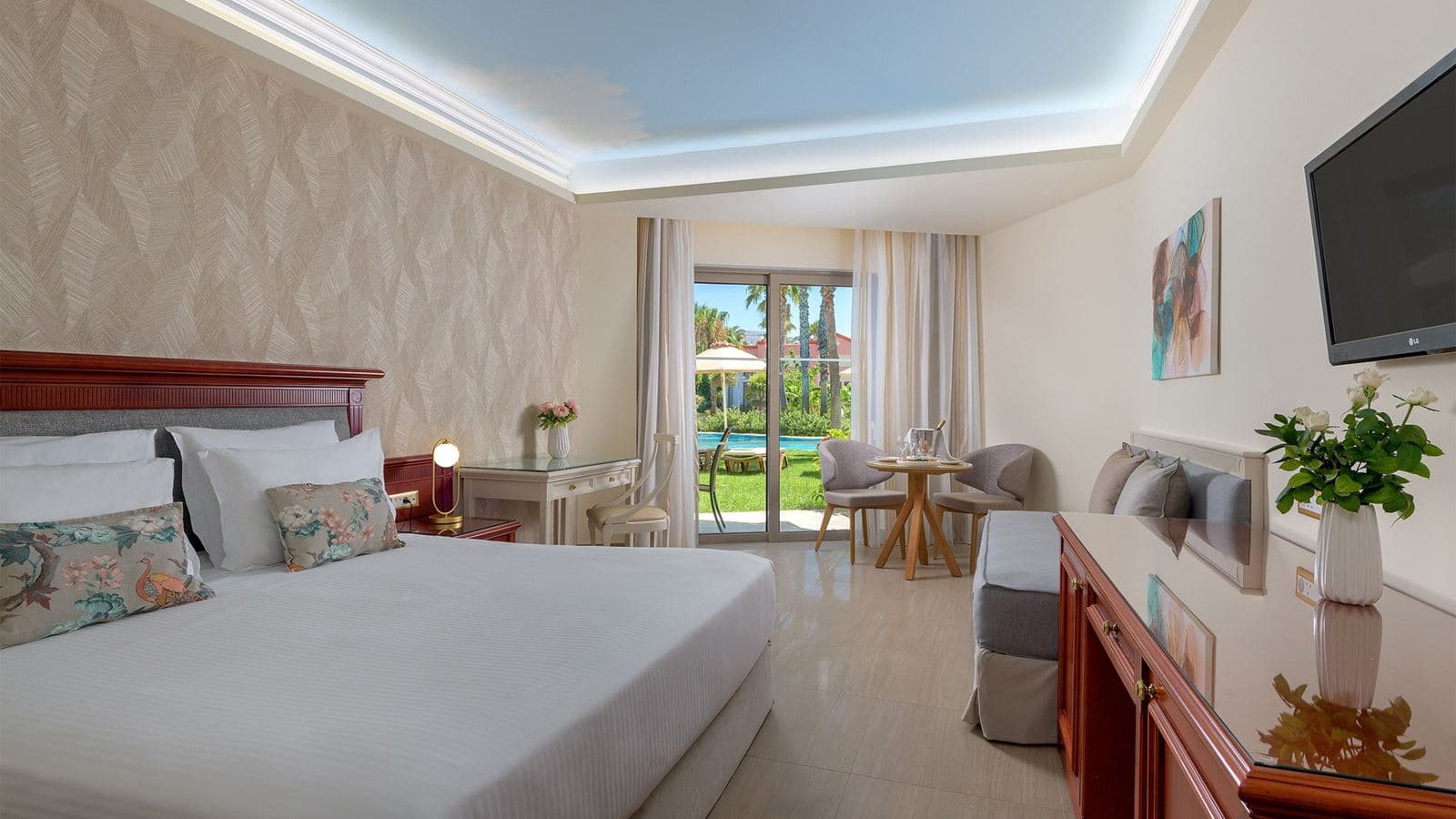 rooms-double-room-garden-shared-pool-access