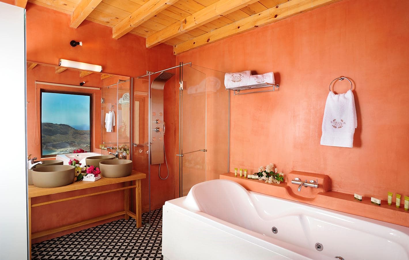 rooms-1-bedroom-superior-suite-sea-view