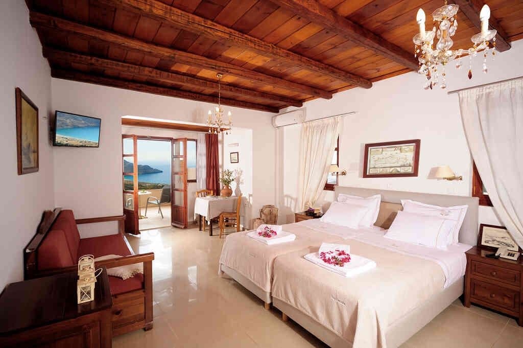 rooms-suite-junior-deluxe-outdoor-jacuzzi-with-panoramic-seaview