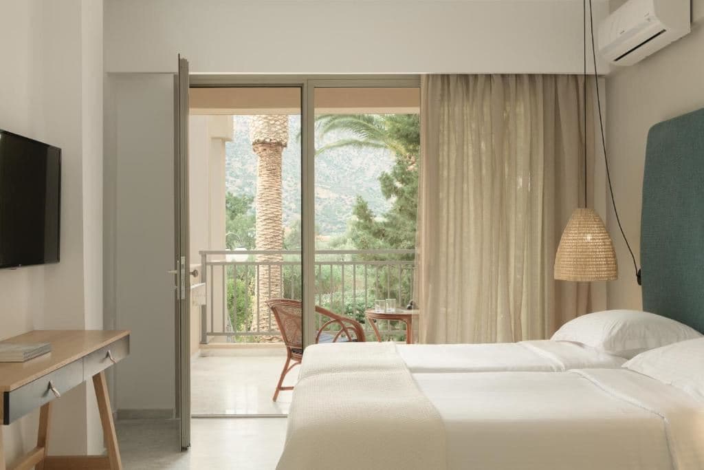 rooms-room-double-superior-mountain-view