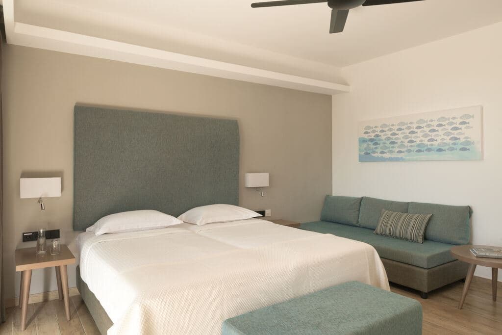 rooms-suite-junior-private-pool-with-mountain-view