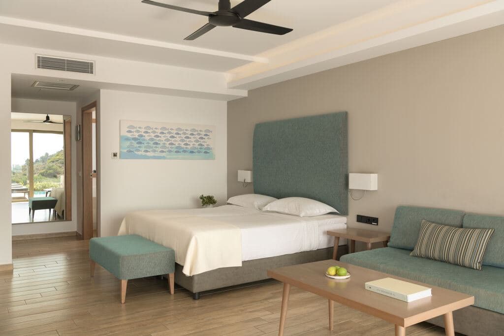rooms-suite-junior-private-pool-with-sea-view
