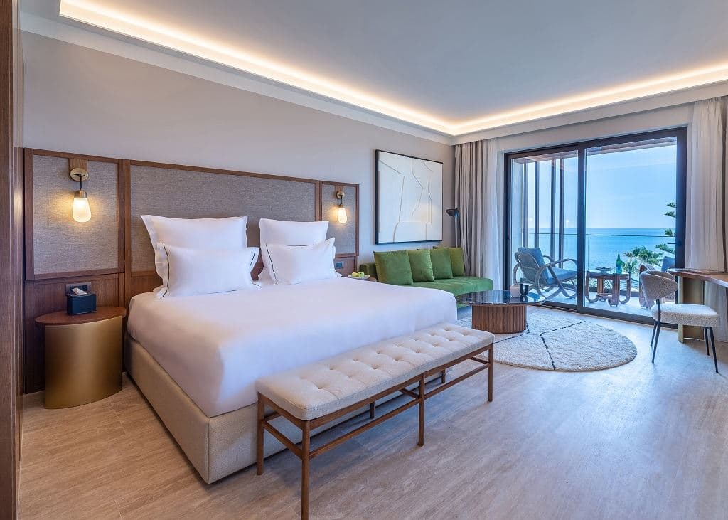 rooms-room-deluxe-seaview-balcony-or-terrace