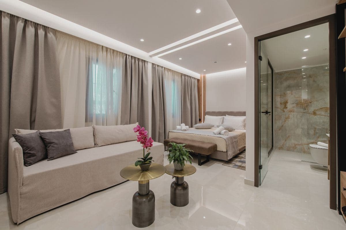 rooms-suite-superior-with-balcony-or-window