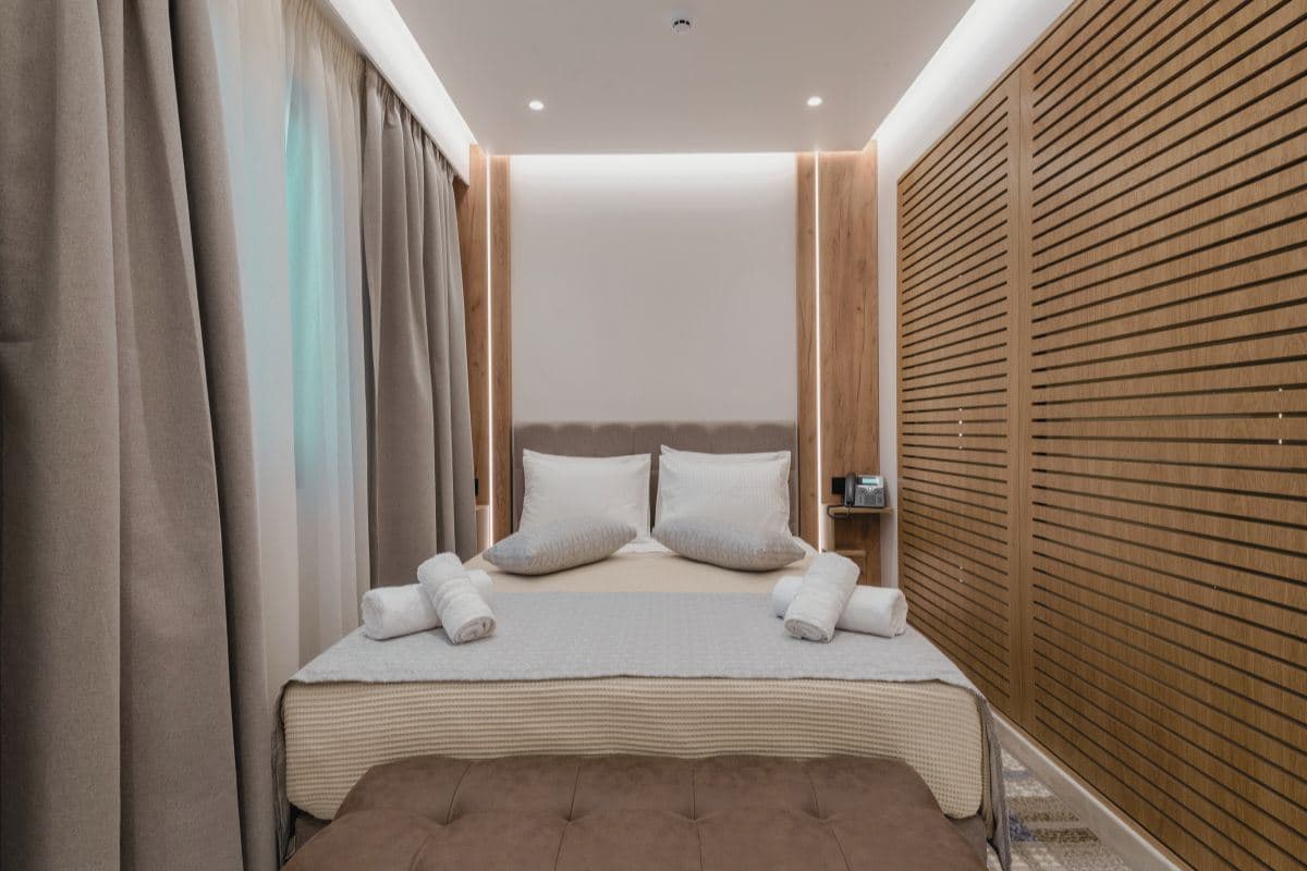 rooms-suite-superior-with-balcony-or-window
