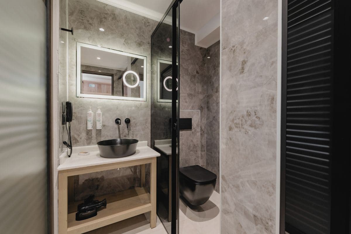 rooms-junior-suite-with-balcony-or-window