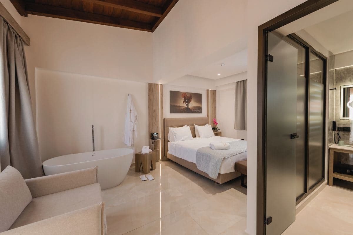 rooms-executive-suite-with-balcony-or-window