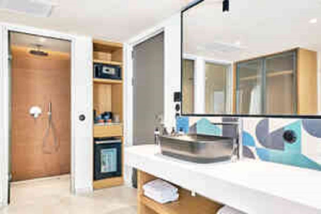 rooms-room-double-privategardenhydromassage-tub