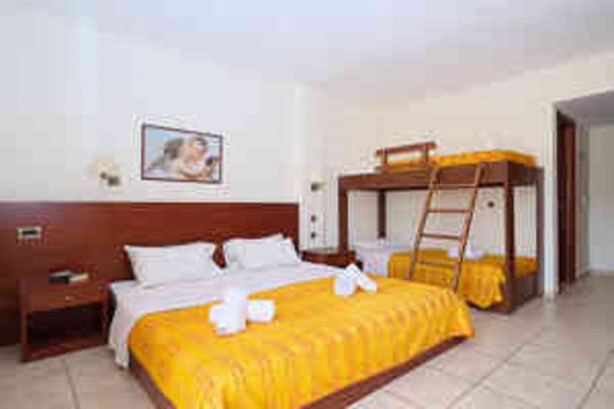 rooms-family-room