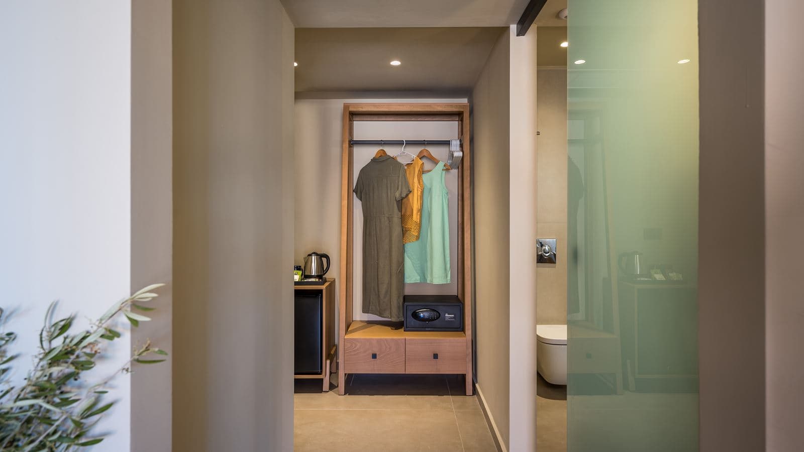 rooms-suite-open-plan-sea-view-balcony-or-terrace