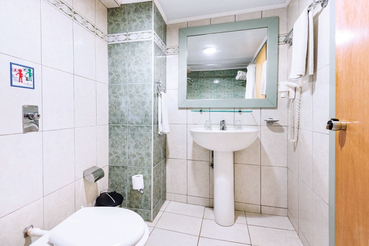 rooms-family-room-or-one--bedroom-apartment