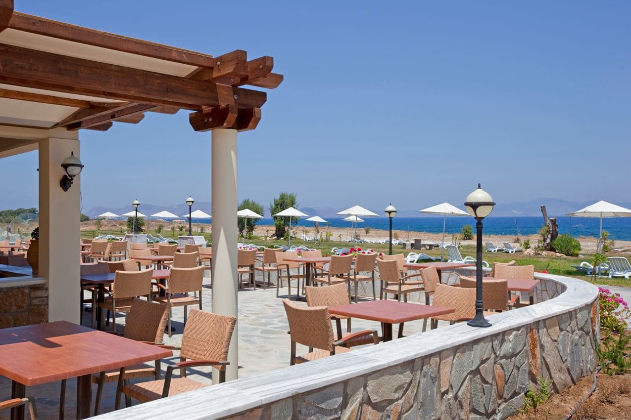 bars-oasis-pool-bar