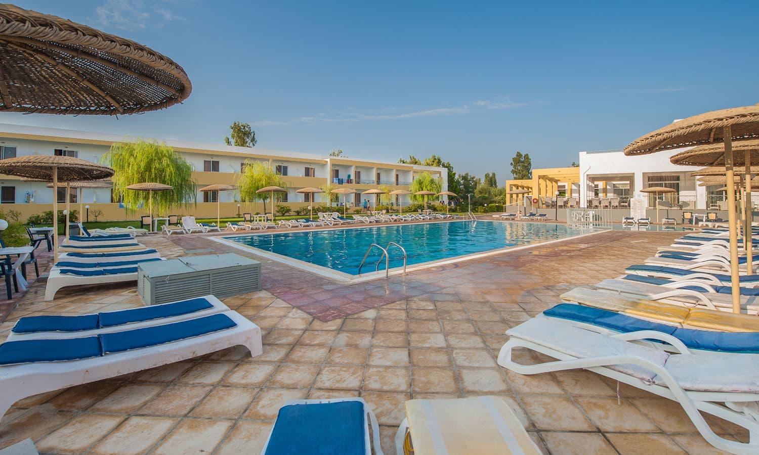 pools-outdoor-pool