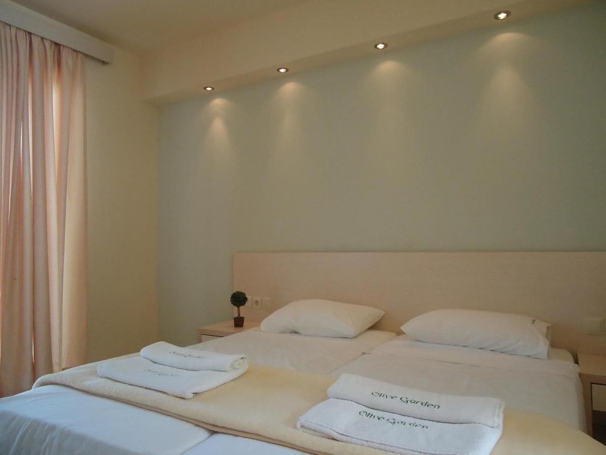 rooms-standard-double-room-for-single-use-with-balcony