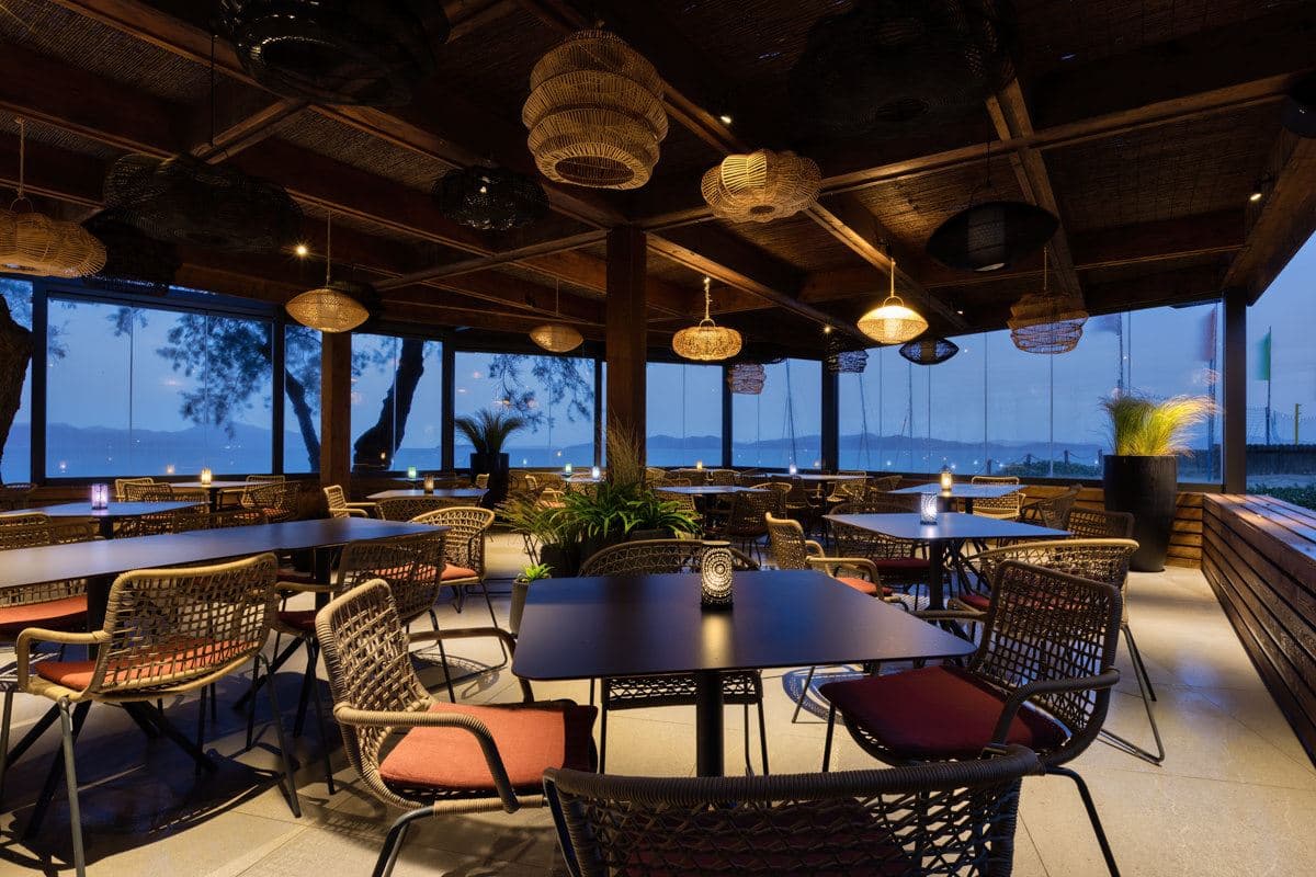 bars-odysseus-beach-bar