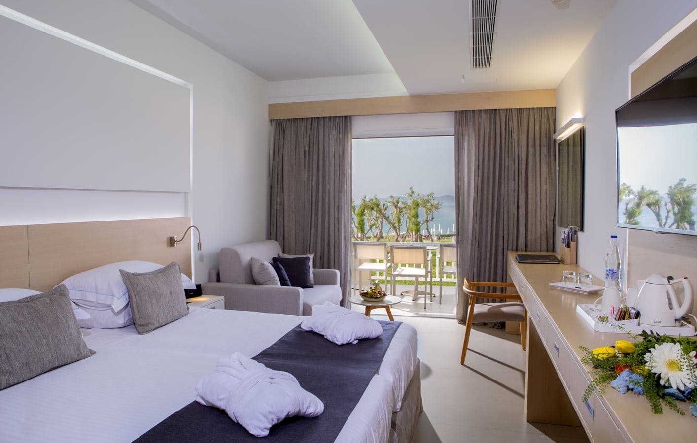 rooms-deluxe-twin-sea-view-room-with-balcony-or-terrace