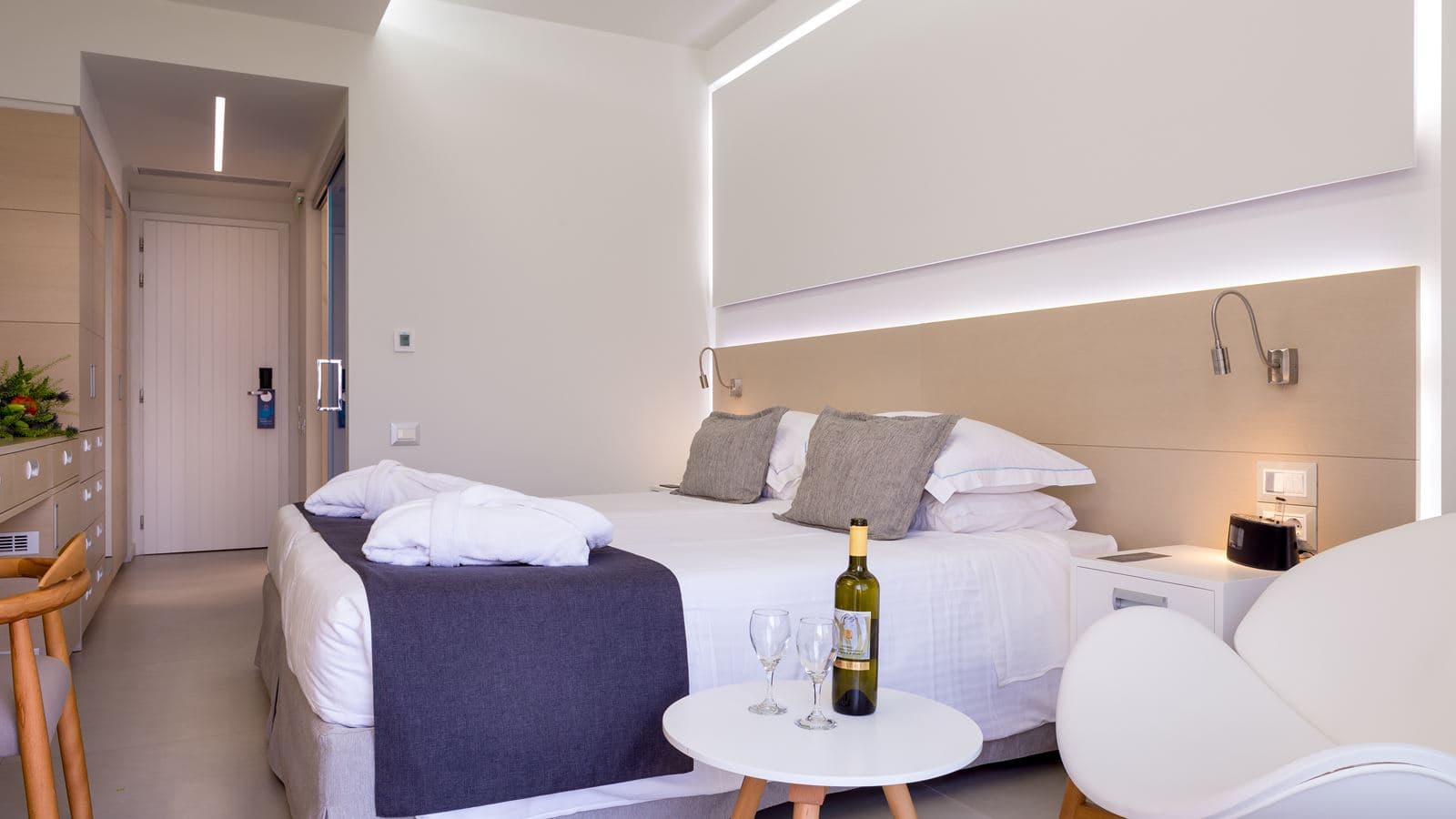 rooms-deluxe-twin-sea-view-room-with-balcony-or-terrace