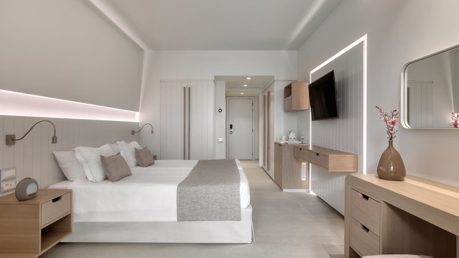 rooms-superior-family-room-with-balcony-or-terrace