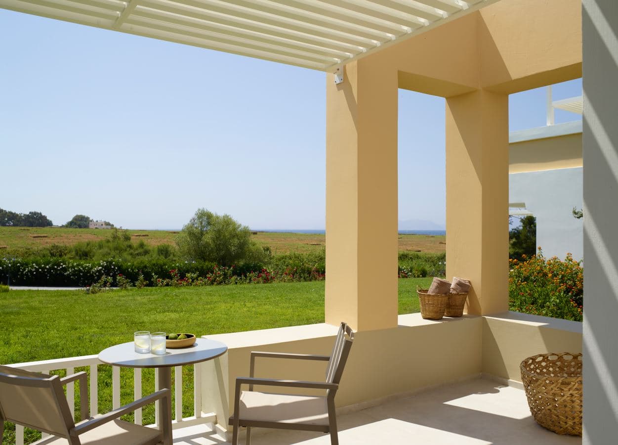 rooms-deluxe-family-room-balcony-or-terrace