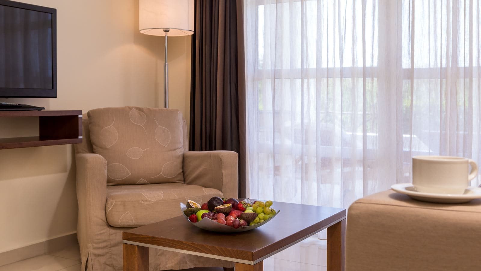 rooms-superior-apartment-1-bedroom-balcony-or-terrace