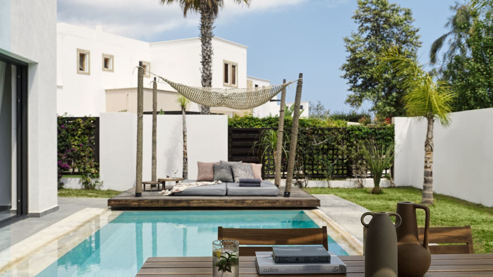 rooms-mediterraneo-family-room