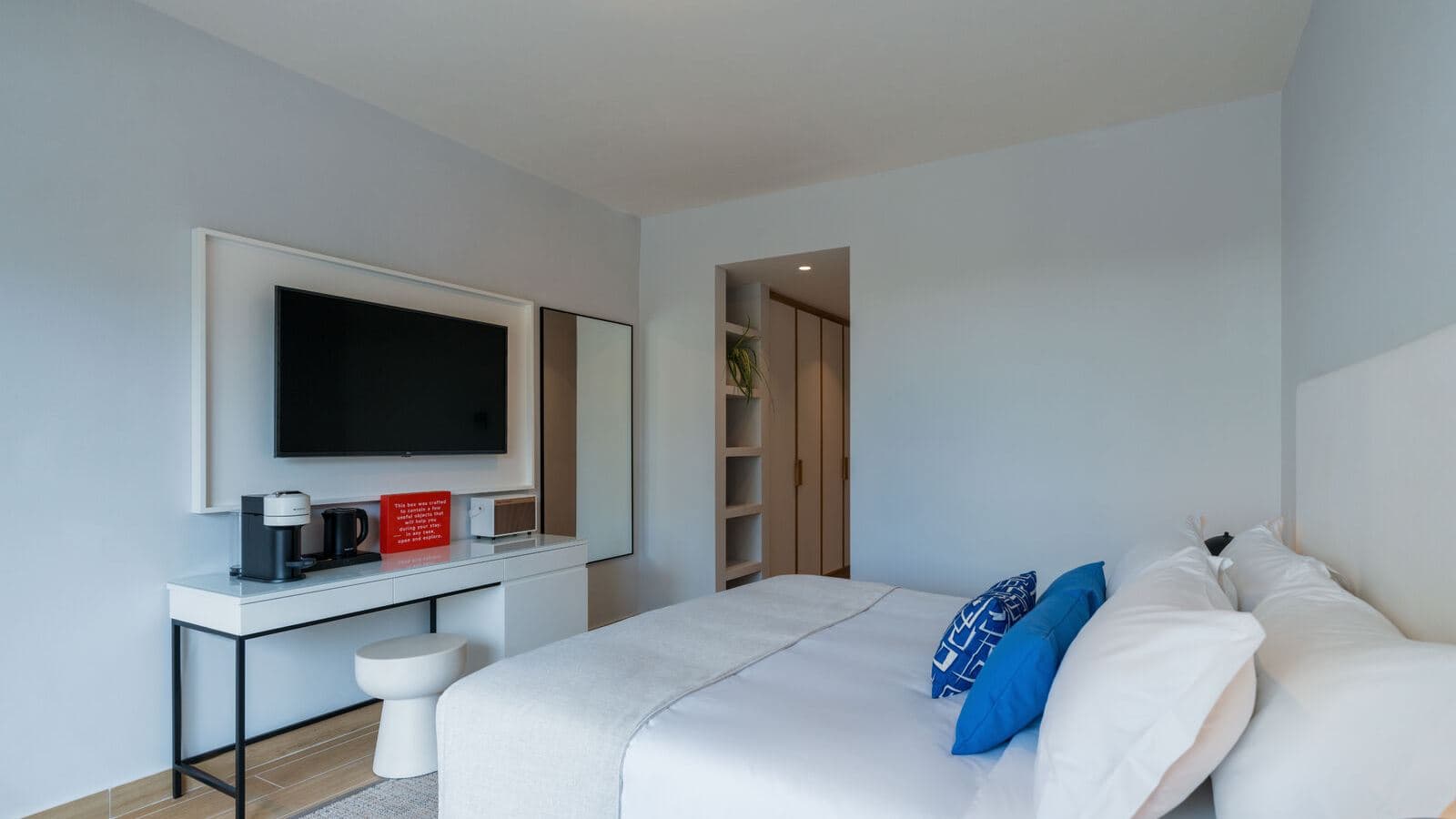 rooms-upbeat-retreat