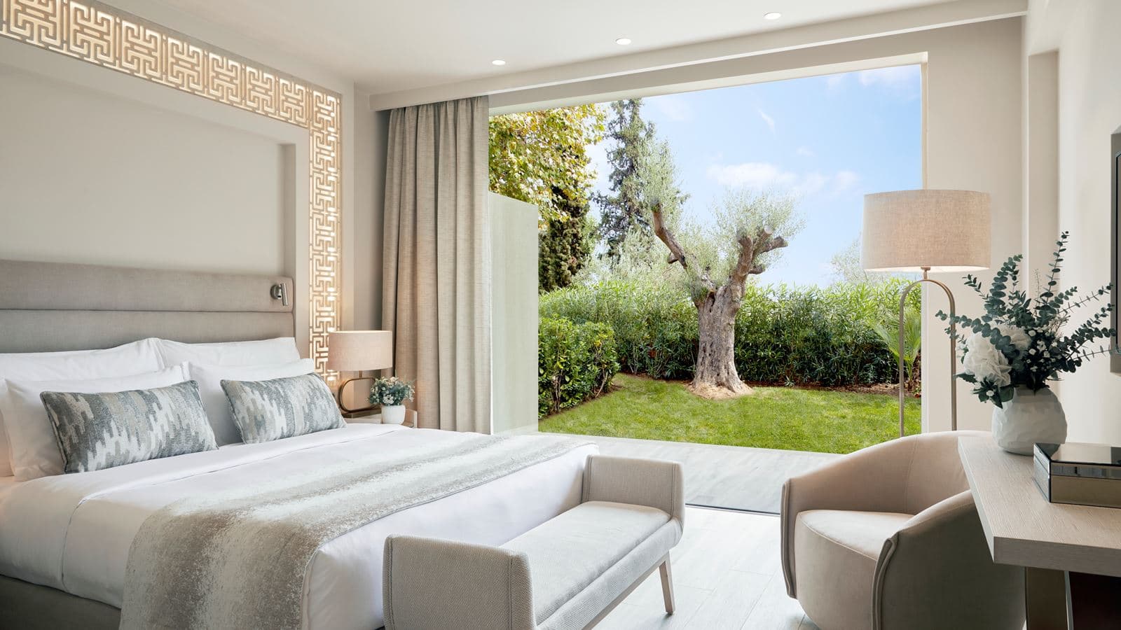 rooms-one-bedroom-suite-private-garden-garden-view