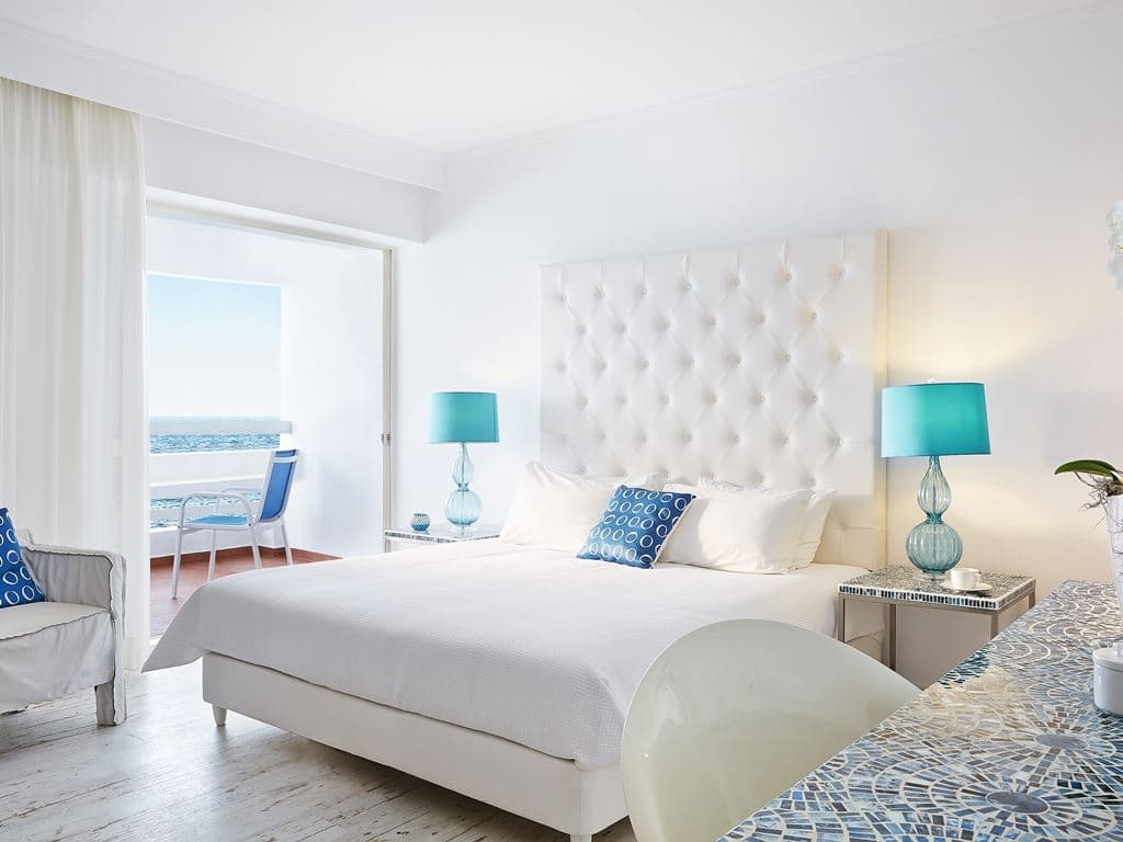 rooms-superior-guestroom-sea-view