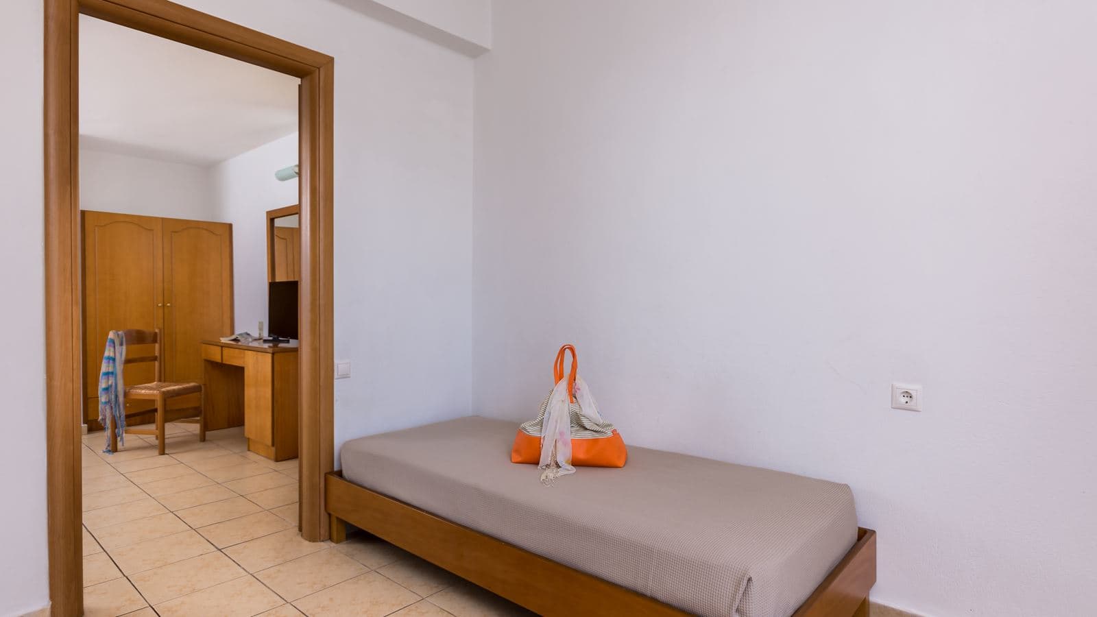 rooms-apartment-one-bedroom-with-garden-or-land-view