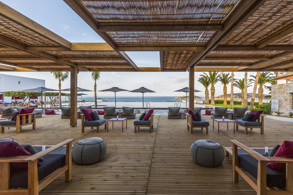 bars-lobby-pool-bar
