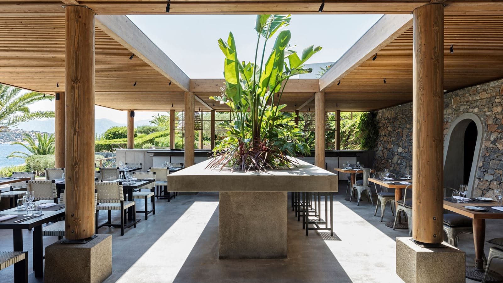 restaurants-in-blue-all-day-lounge-bar