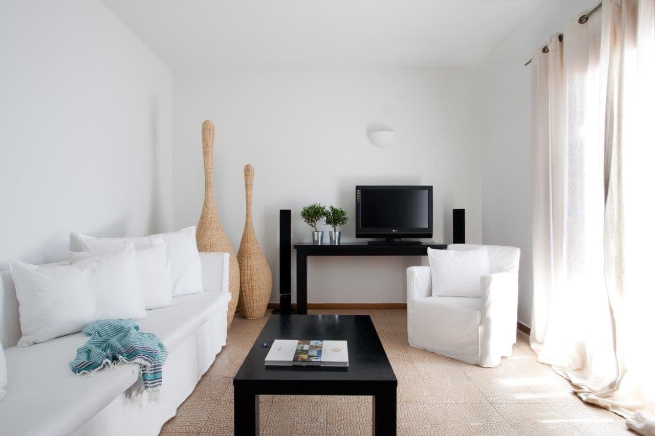 rooms-2-bedroom-seafront-villa-private-pool