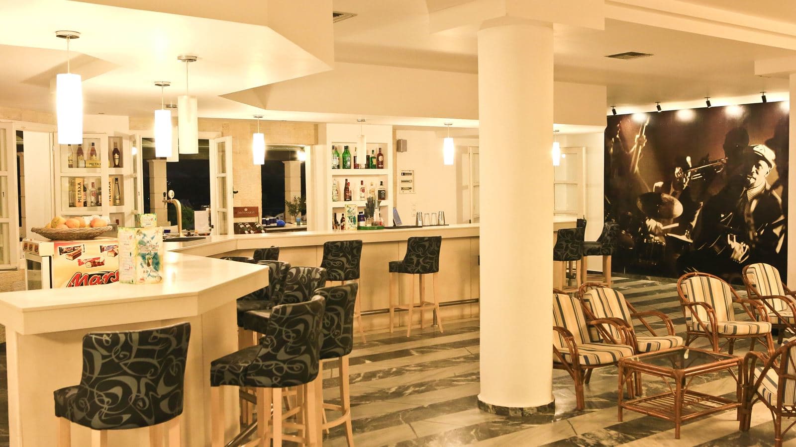 bars-main-bar