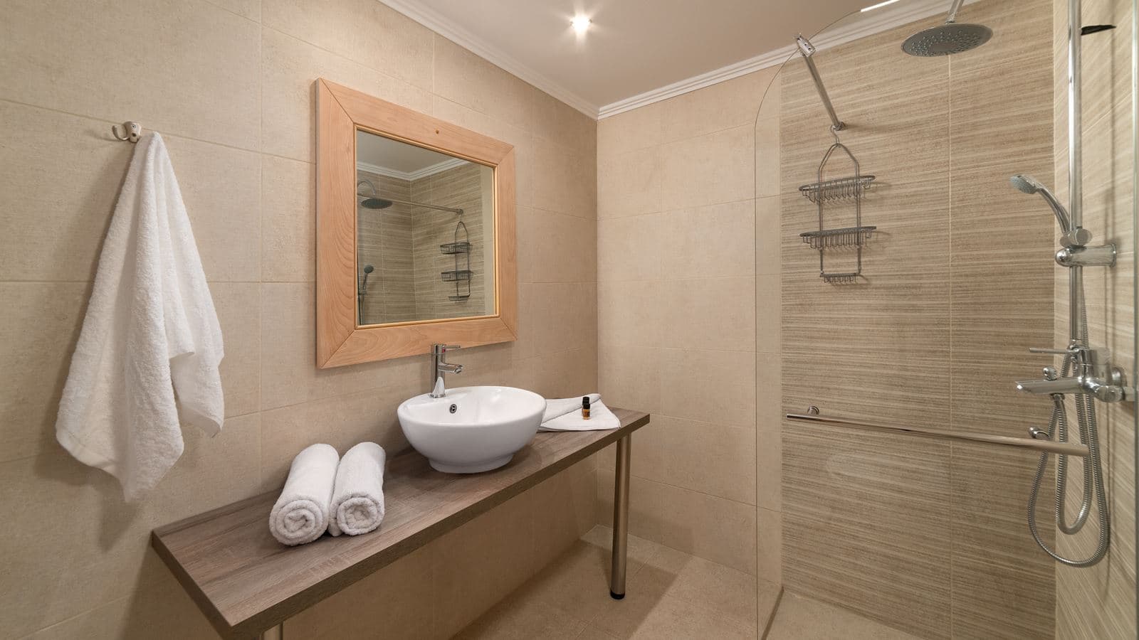 rooms-standard-double-room-balcony